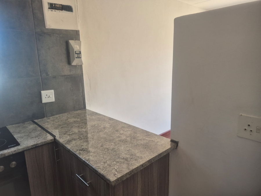 To Let 1 Bedroom Property for Rent in Table View Western Cape